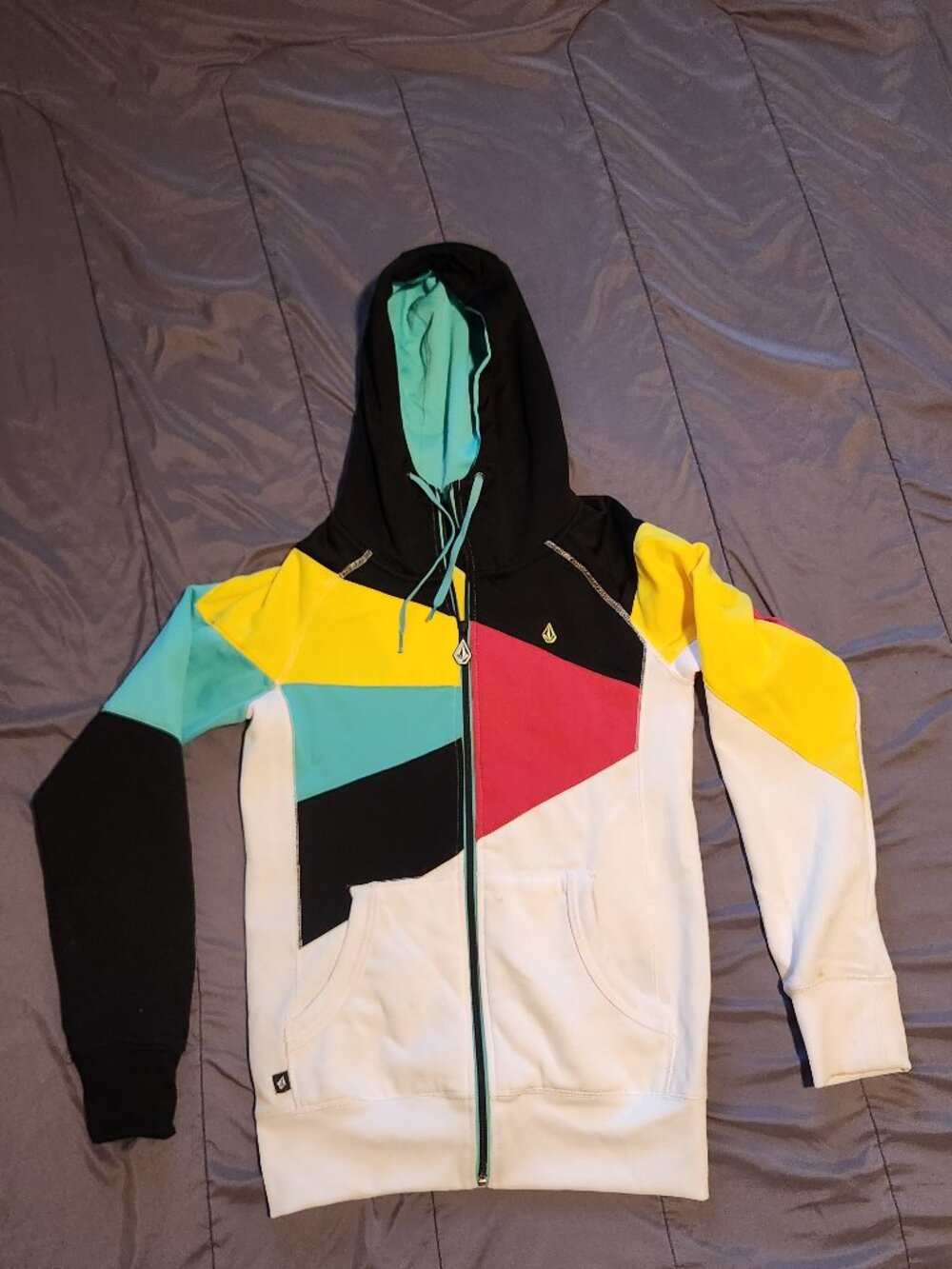 used XS Ladies Volcom zipper Hoodie